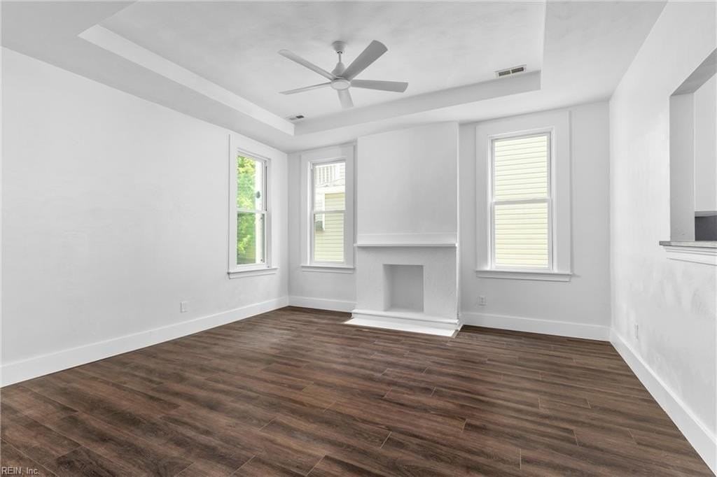 410 W 29th St - Photo 6 of 40