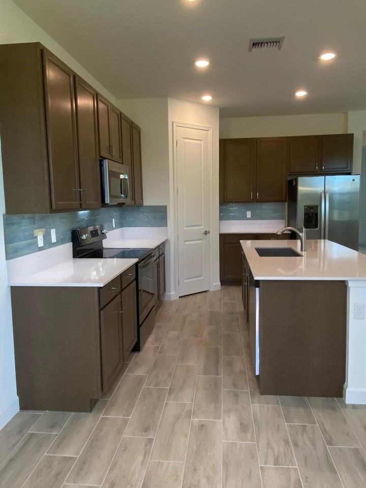 9001 Zevon Ct - Photo 5 of 19