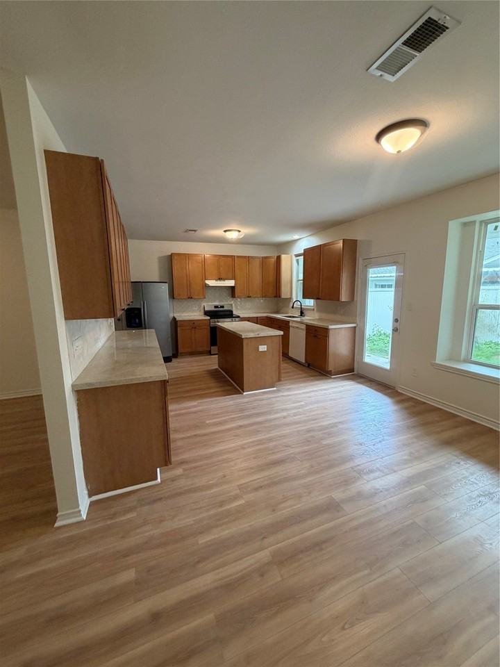 11 Lords Cir - Photo 3 of 26