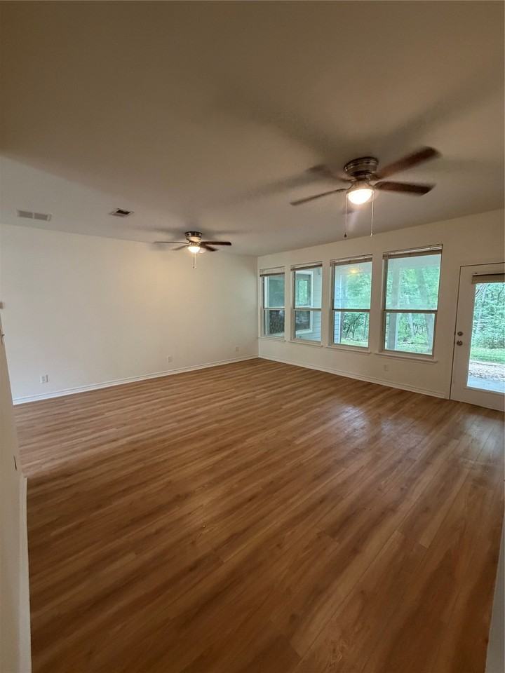 11 Lords Cir - Photo 4 of 26