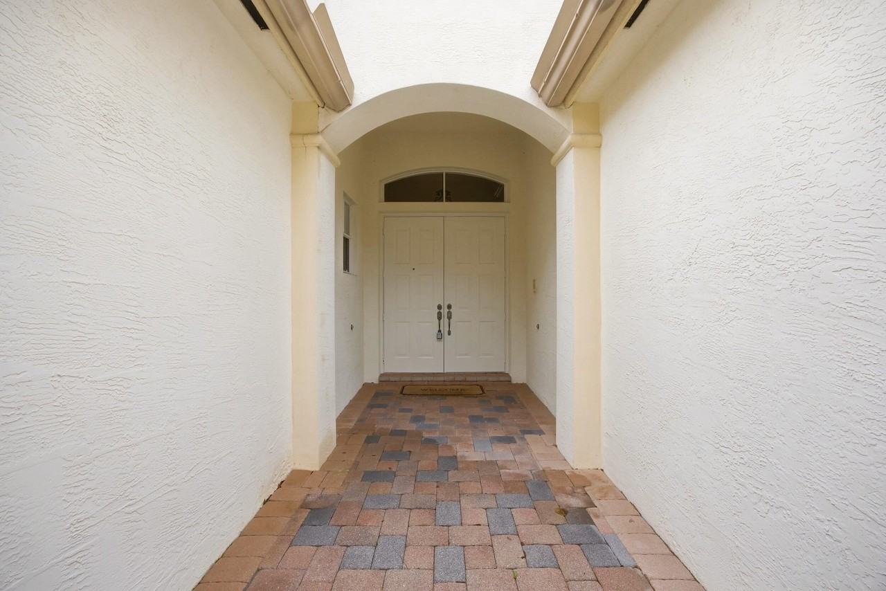 195 Sedona Way - Photo 4 of 50