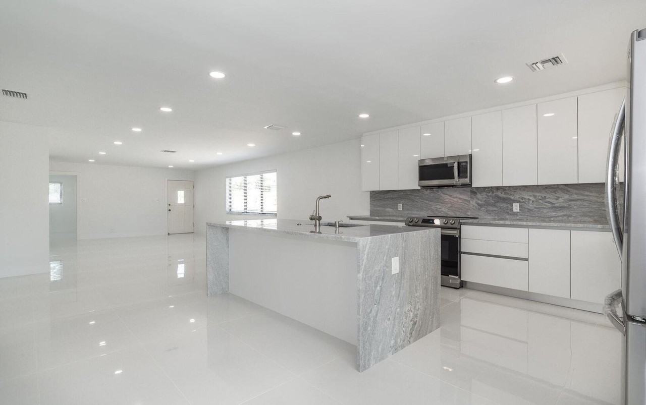 524 Nw 53rd St - Photo 3 of 36