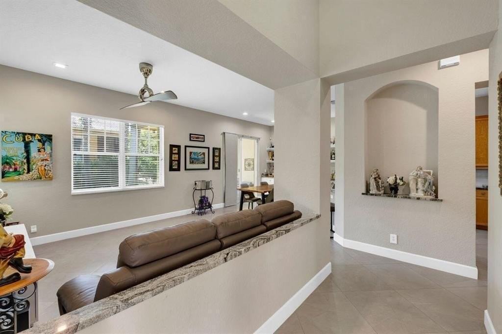 5812 Nw 119th Ter - Photo 5 of 44