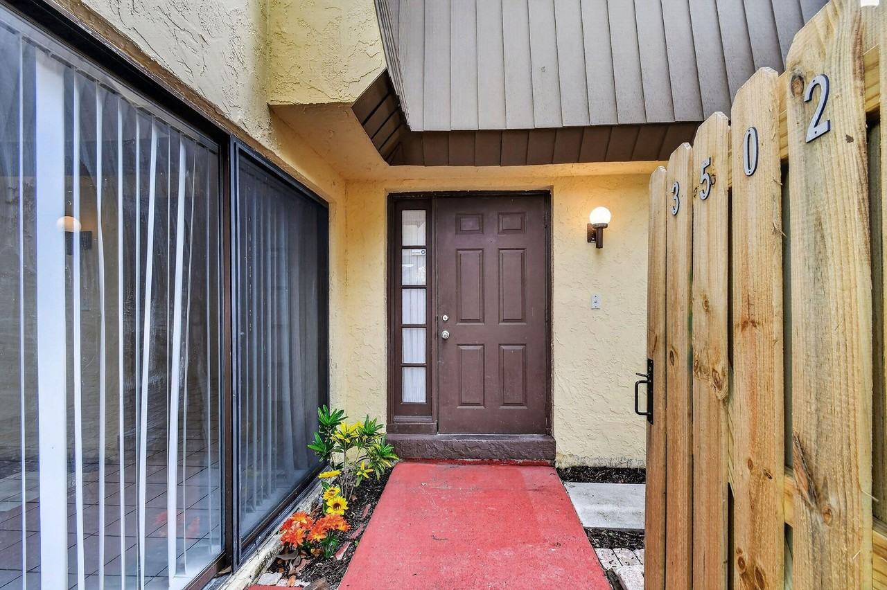 3502 Gardens East Dr #B - Photo 4 of 50