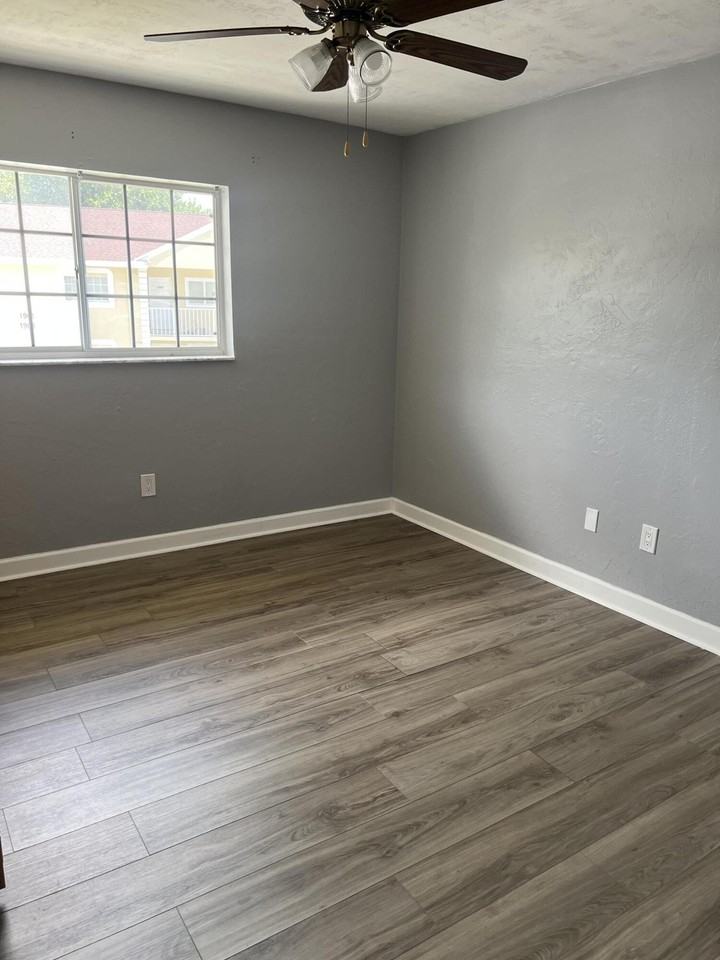 1605 Palm Beach Trace Dr - Photo 4 of 9