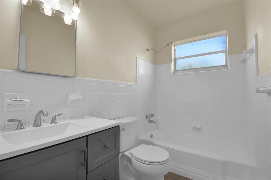 1116 S 17th Ave - Photo 4 of 12