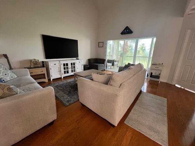 2604 Fairway Dr N - Photo 4 of 32