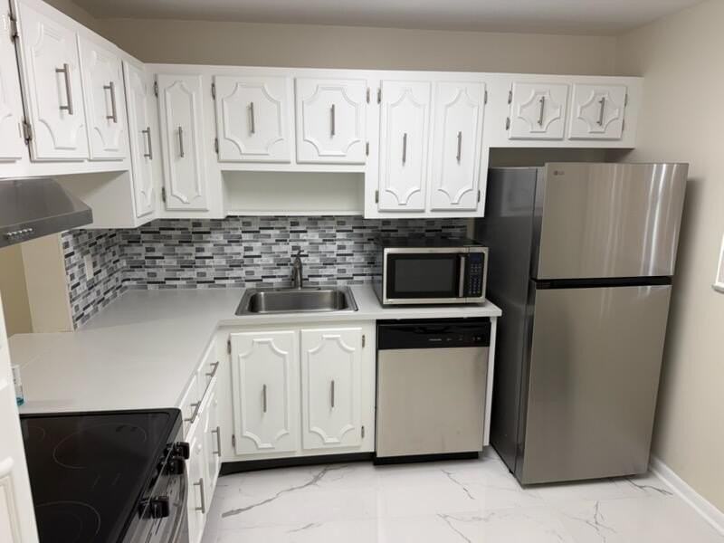 3000 Riverside Dr #201-1 - Photo 5 of 10
