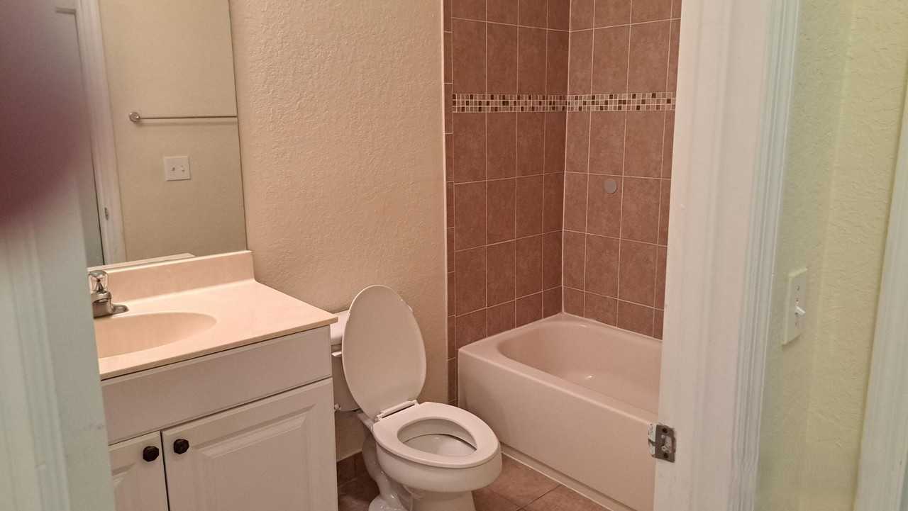 862 Pipers Cay Dr - Photo 6 of 9