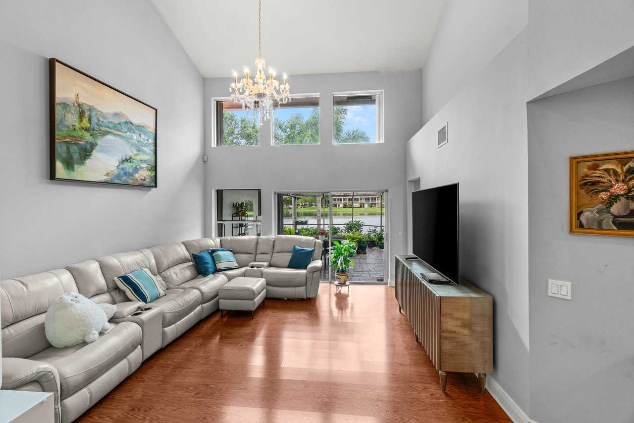 2011 Nw 53rd St - Photo 3 of 50
