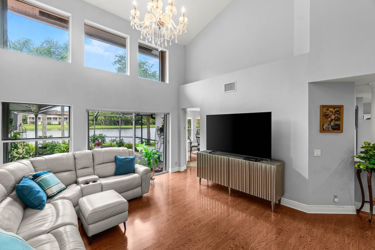 2011 Nw 53rd St - Photo 5 of 50