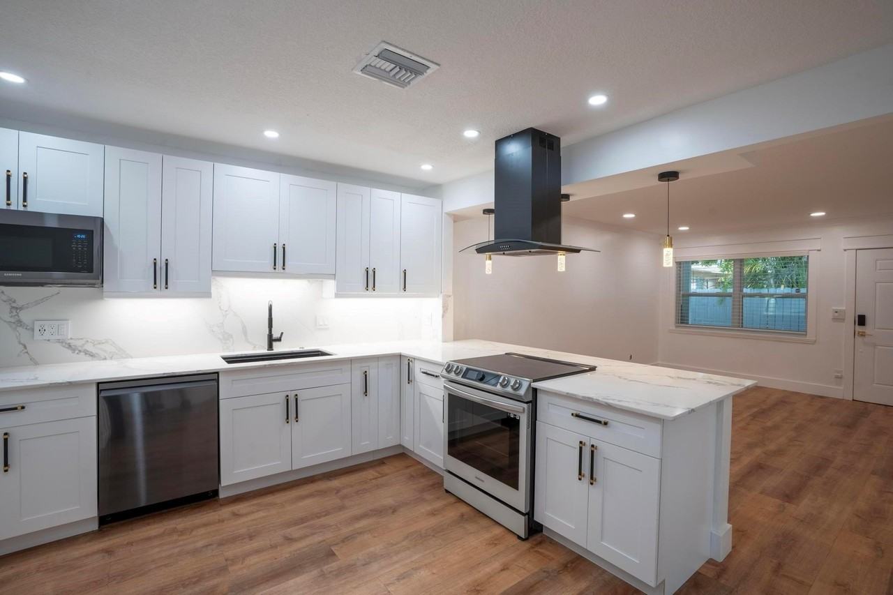 3468 Ne 17th Ave #2 - Photo 3 of 15