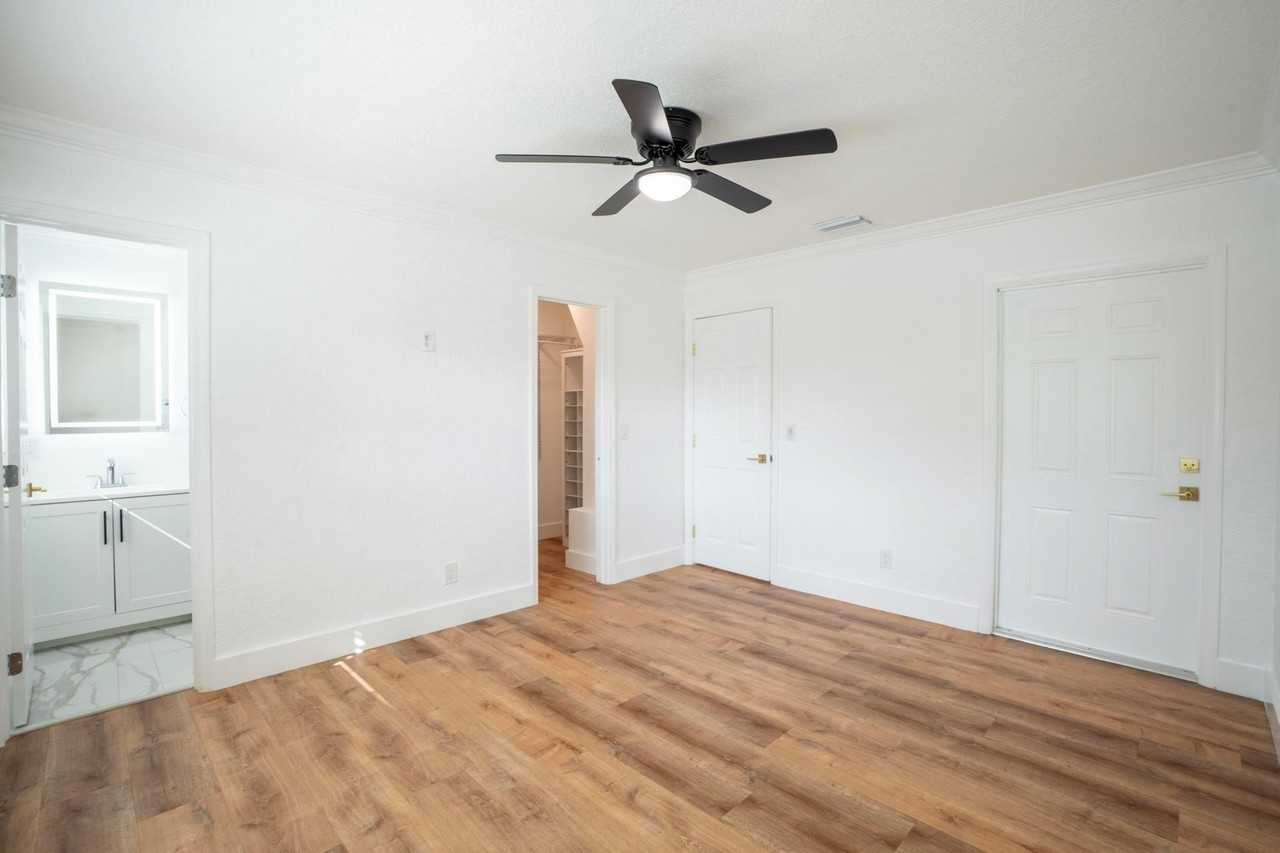 3468 Ne 17th Ave #2 - Photo 5 of 15