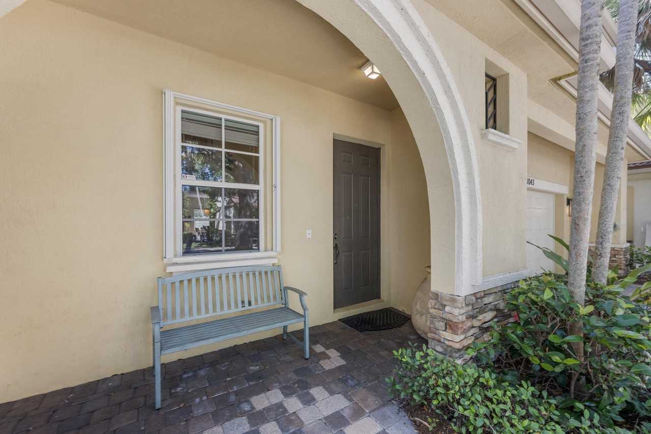 1043 Vintner Blvd - Photo 5 of 50