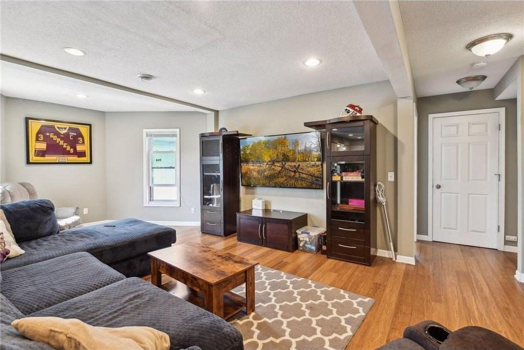 3023 Dupont Ave S #2 - Photo 7 of 27