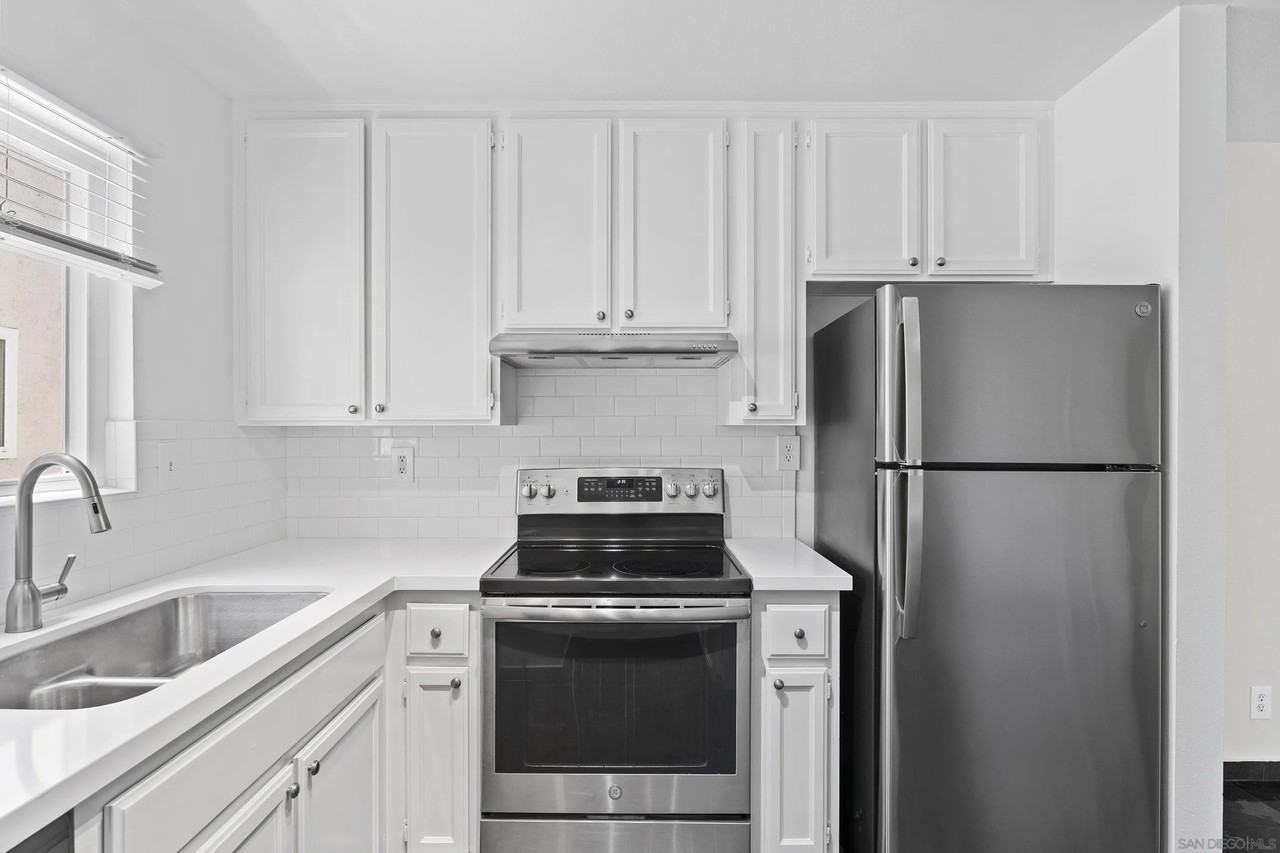 512 Sandalwood Pl #7 - Photo 5 of 30
