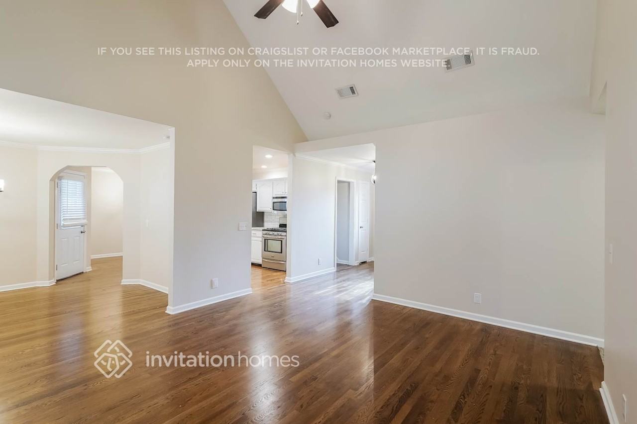 124 Fieldstone Ln - Photo 4 of 16