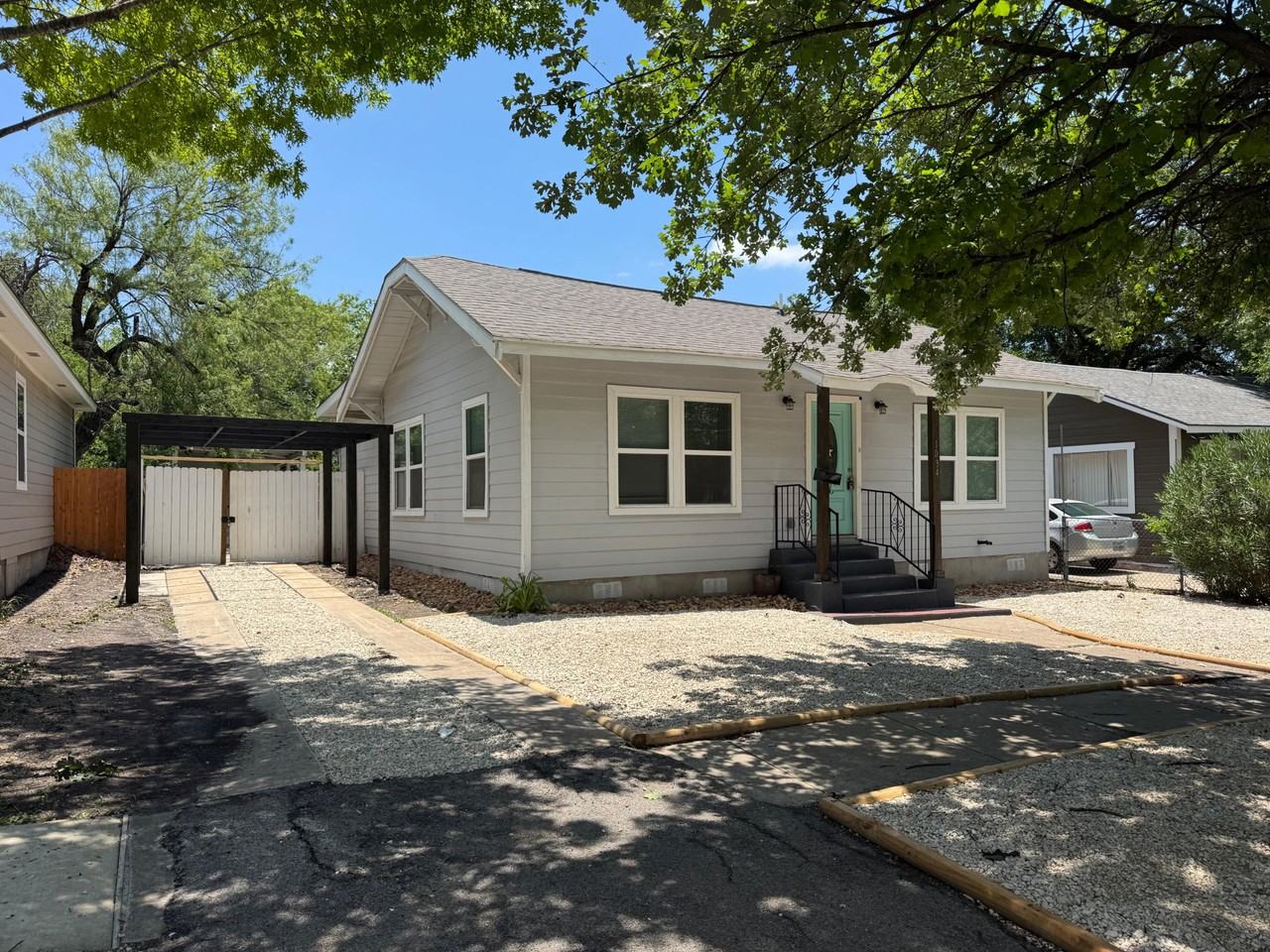 W Elsmere Pl - Photo 7 of 37