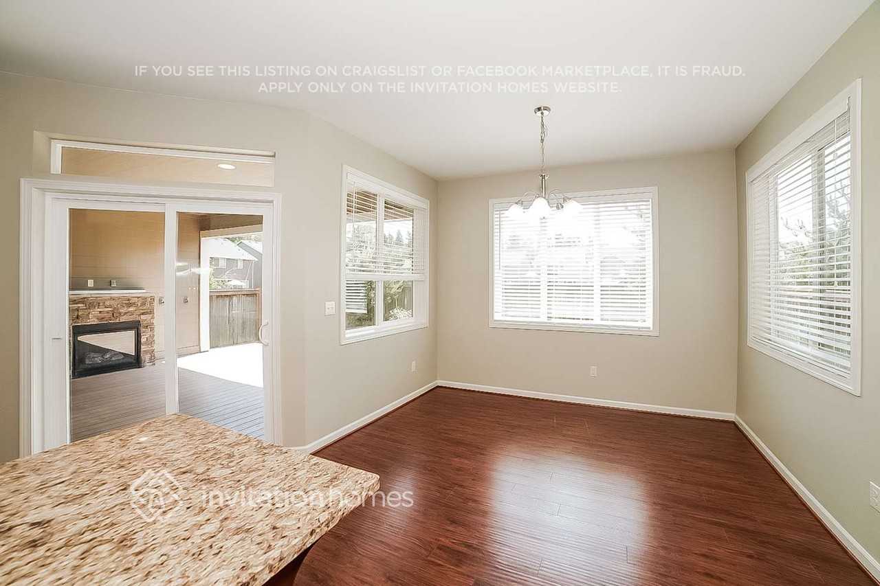 8114 164th St E - Photo 5 of 19