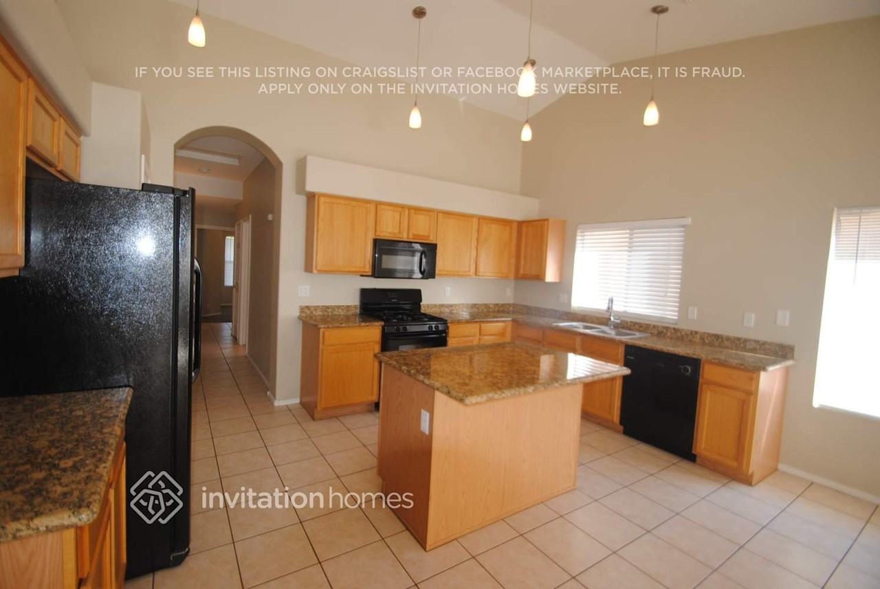 20014 N 41st Ln - Photo 2 of 10