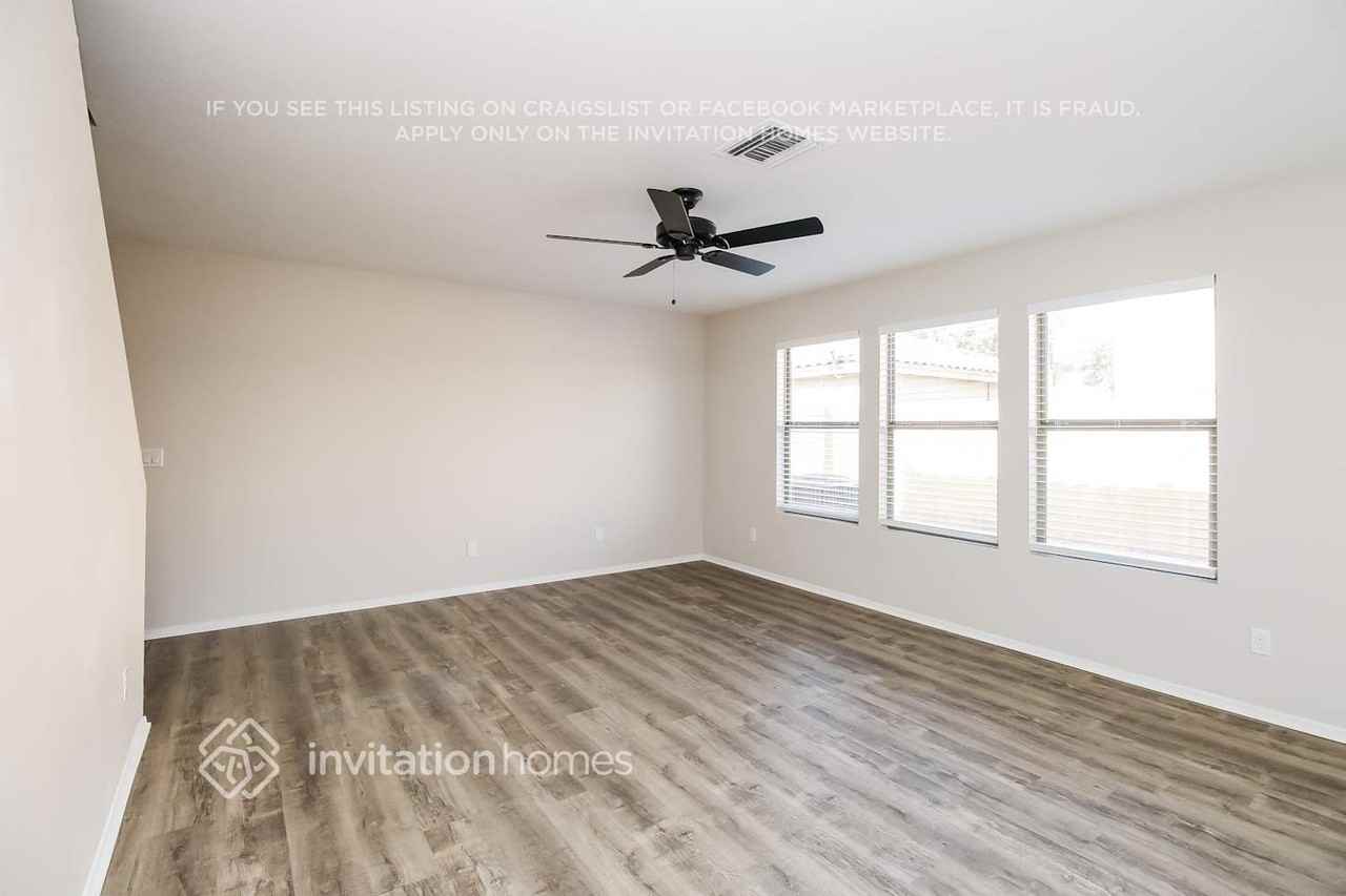 1546 S Danielson Way - Photo 3 of 16