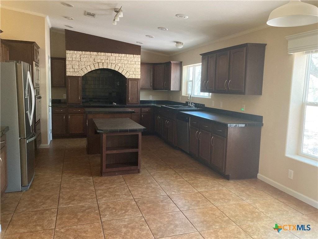 800 Thurman Rd - Photo 6 of 10