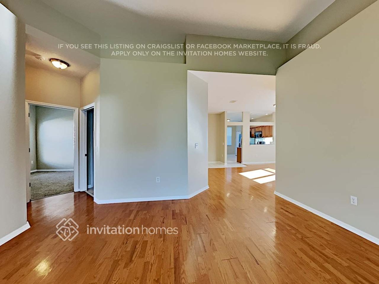 12331 Hollybush Ter - Photo 4 of 18