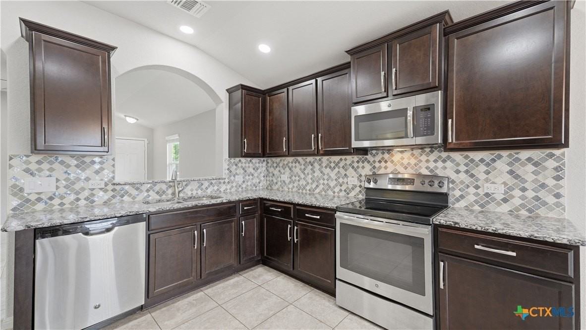 2238 Falcon Way - Photo 3 of 43