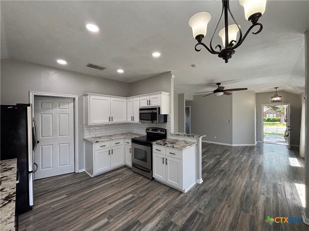 114 Palomino Ln - Photo 2 of 11