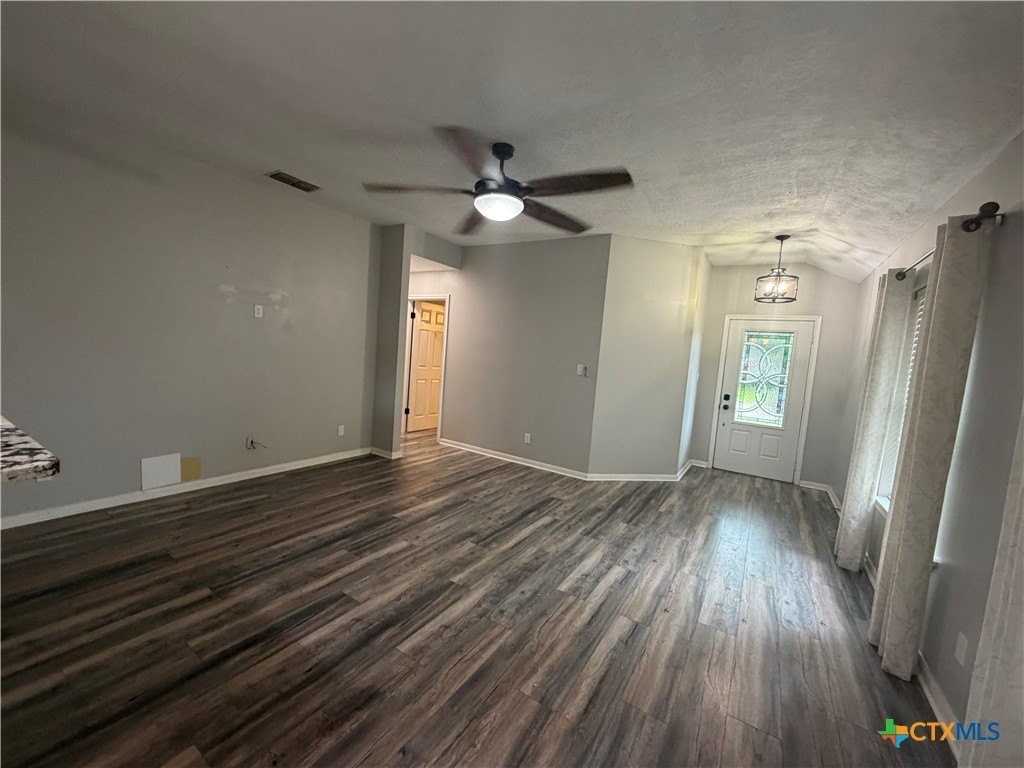 114 Palomino Ln - Photo 4 of 11