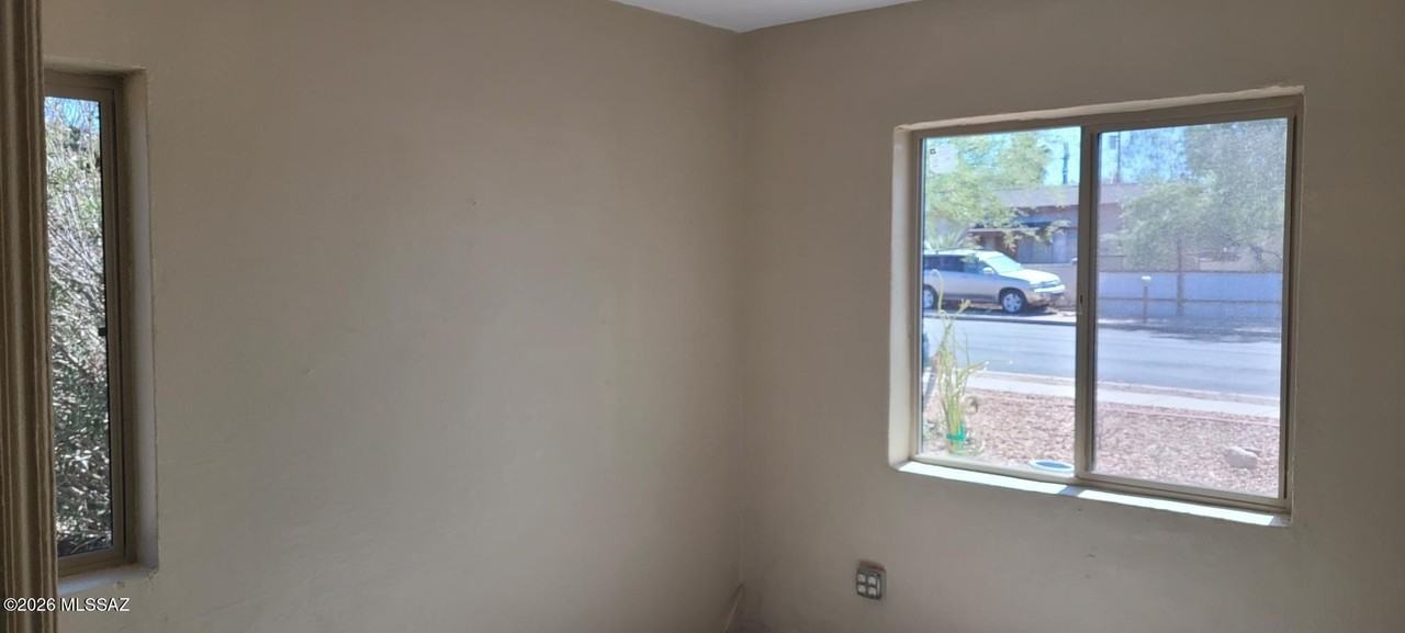 1032 N Catalina Ave - Photo 5 of 6