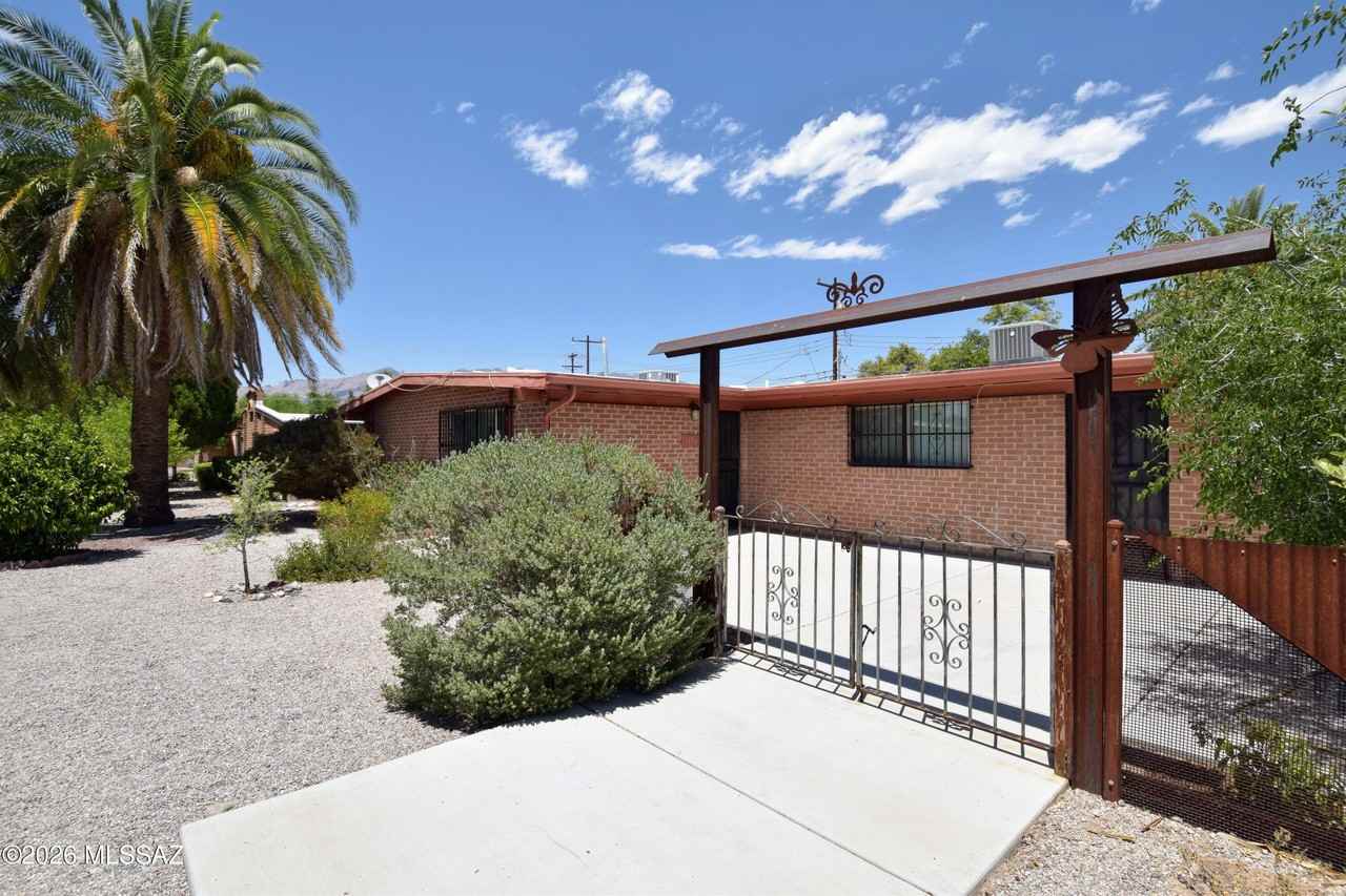 3156 N Vista Del Forte Dr - Photo 2 of 25