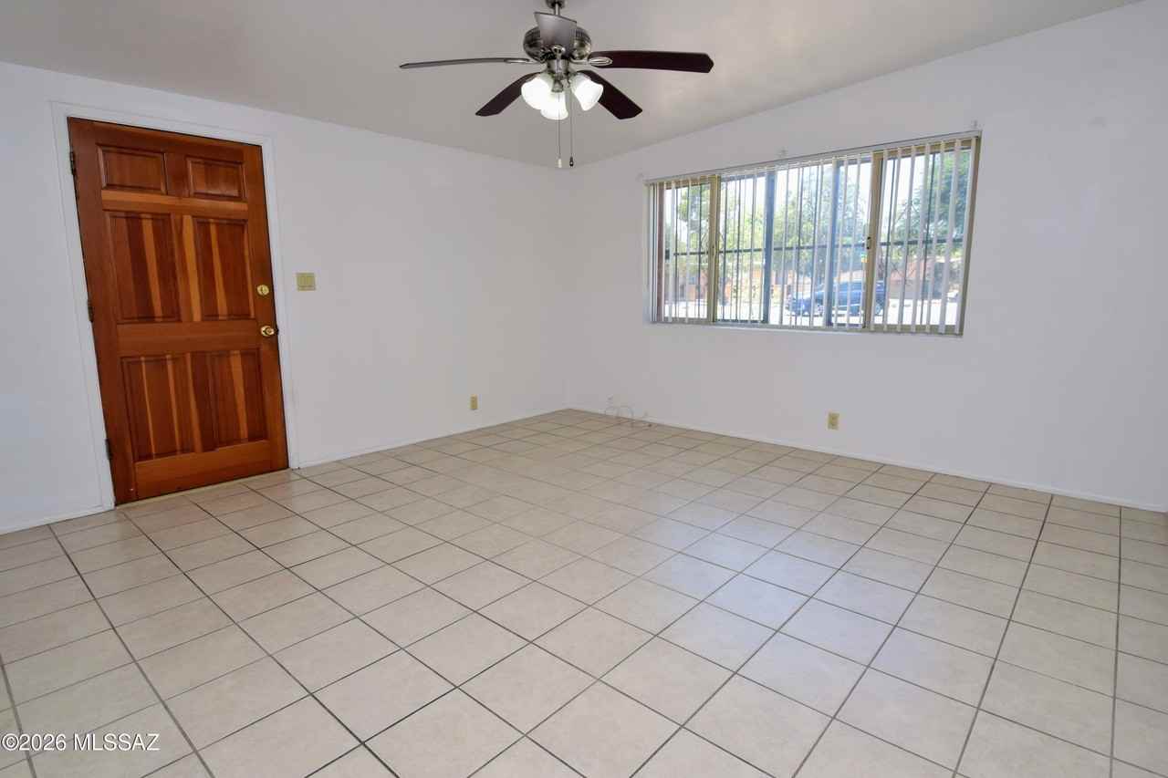 3156 N Vista Del Forte Dr - Photo 4 of 25
