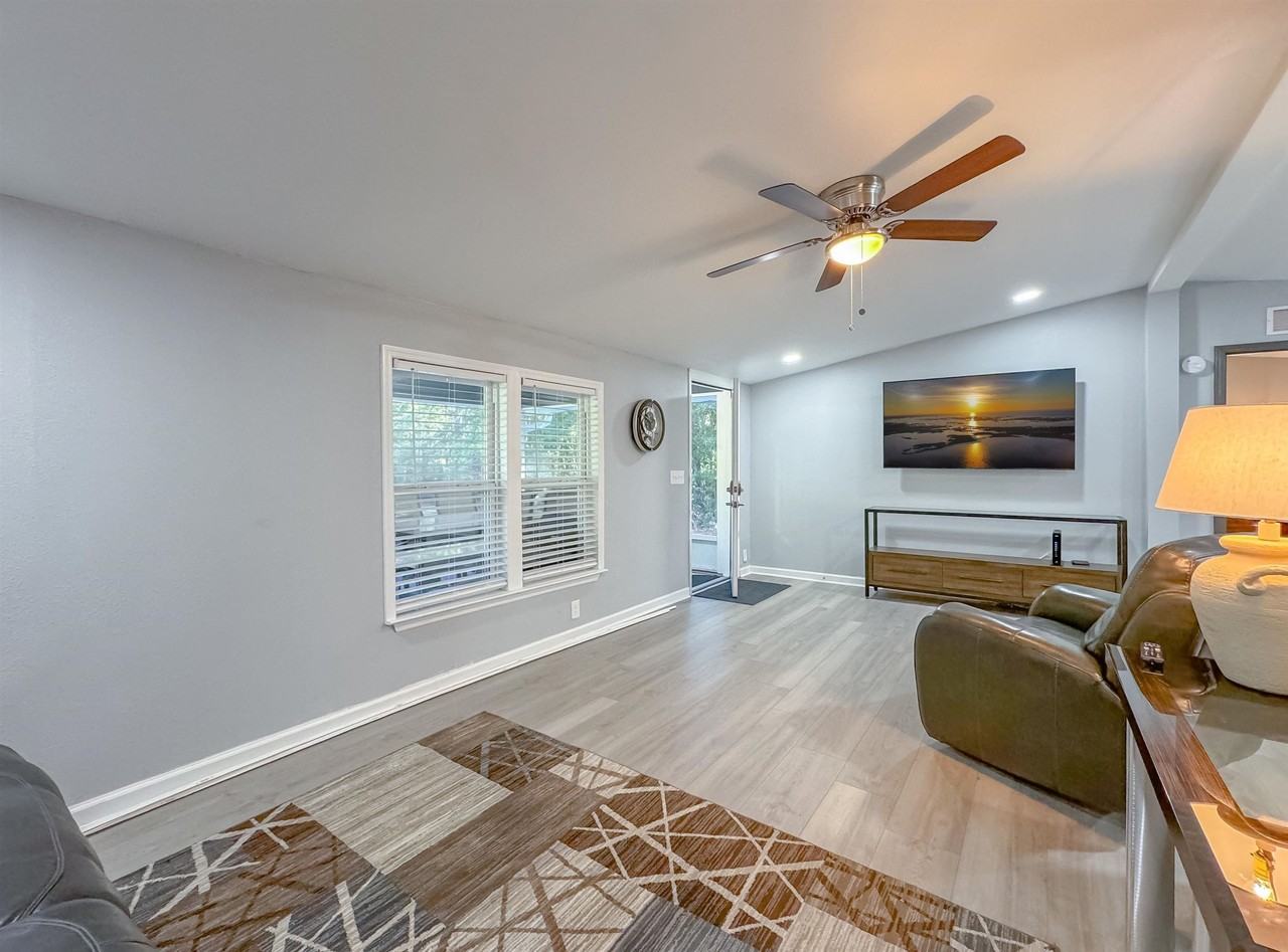 16957 Lake Christiana Ct - Photo 4 of 43