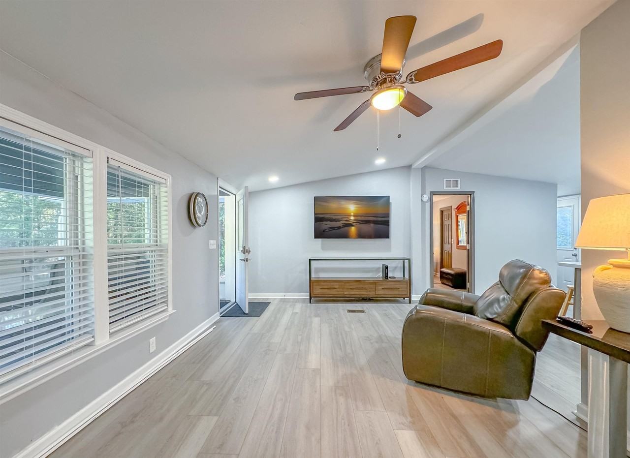 16957 Lake Christiana Ct - Photo 5 of 43