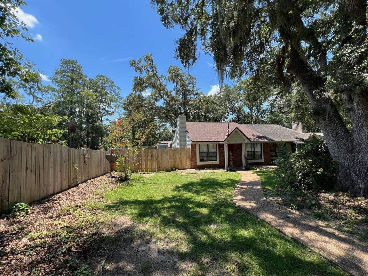 1105 Brafforton Dr - Photo 4 of 43