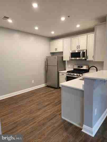 832 Estuary Dr - Photo 3 of 16