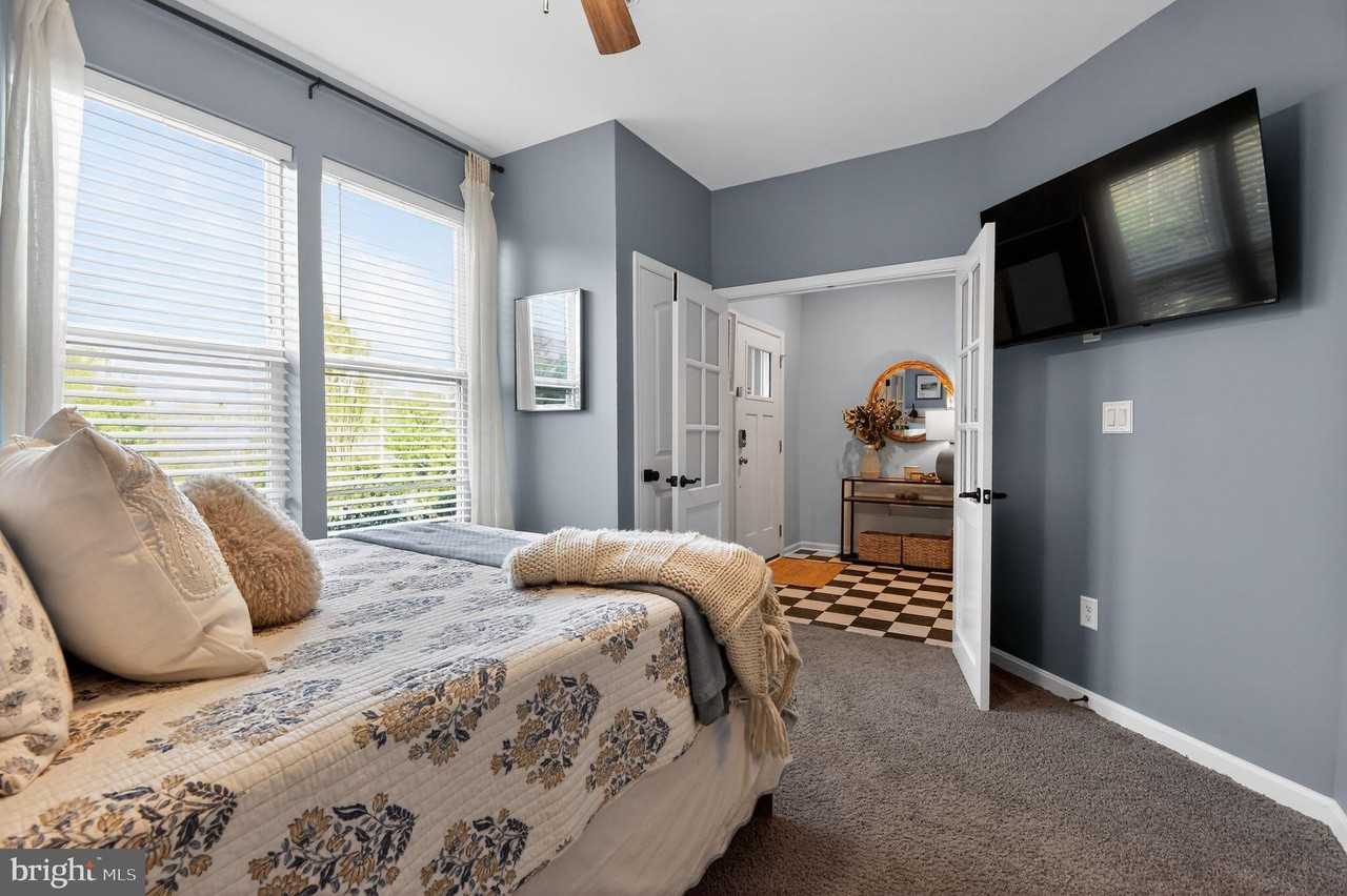 322 Bright Light Ct - Photo 4 of 36