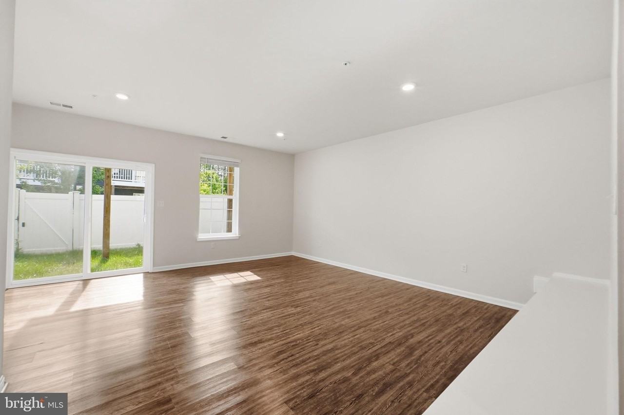 1806 Kellington Ct - Photo 4 of 31