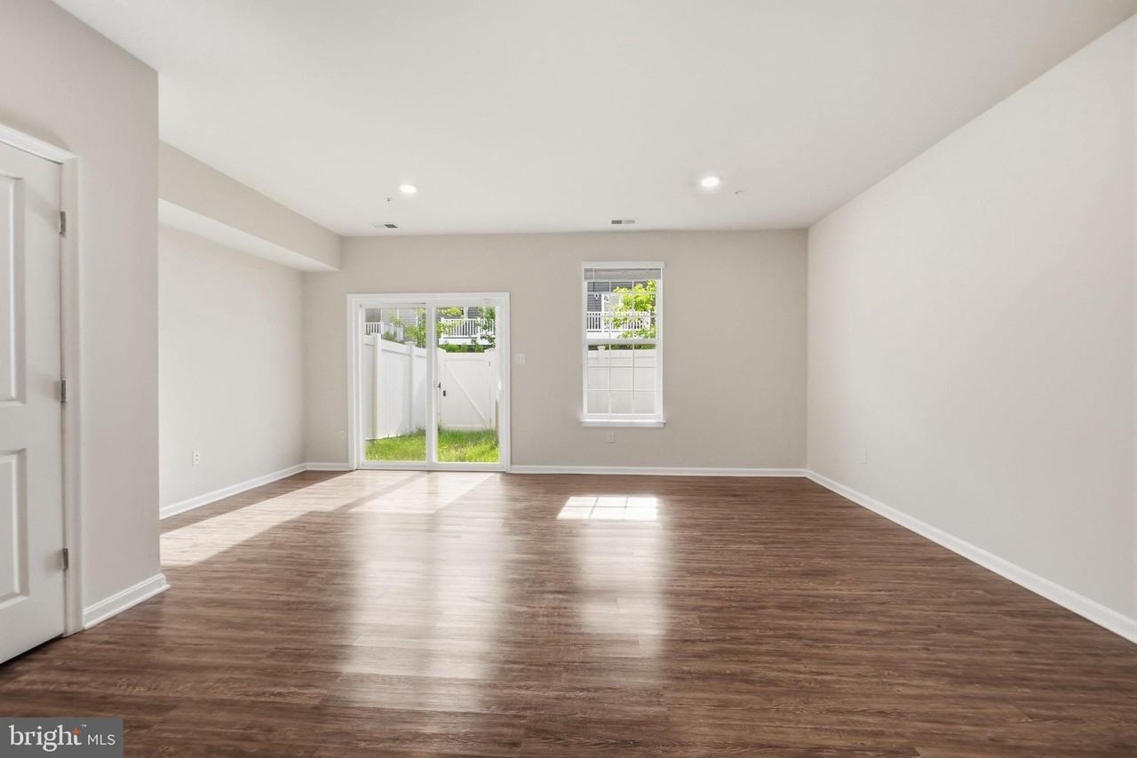 1806 Kellington Ct - Photo 5 of 31
