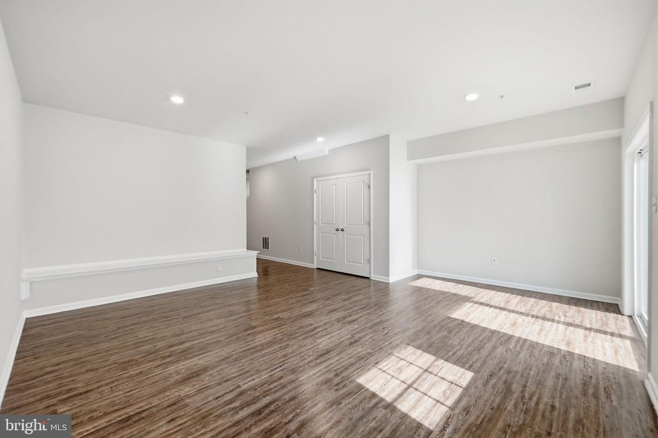 1806 Kellington Ct - Photo 6 of 31