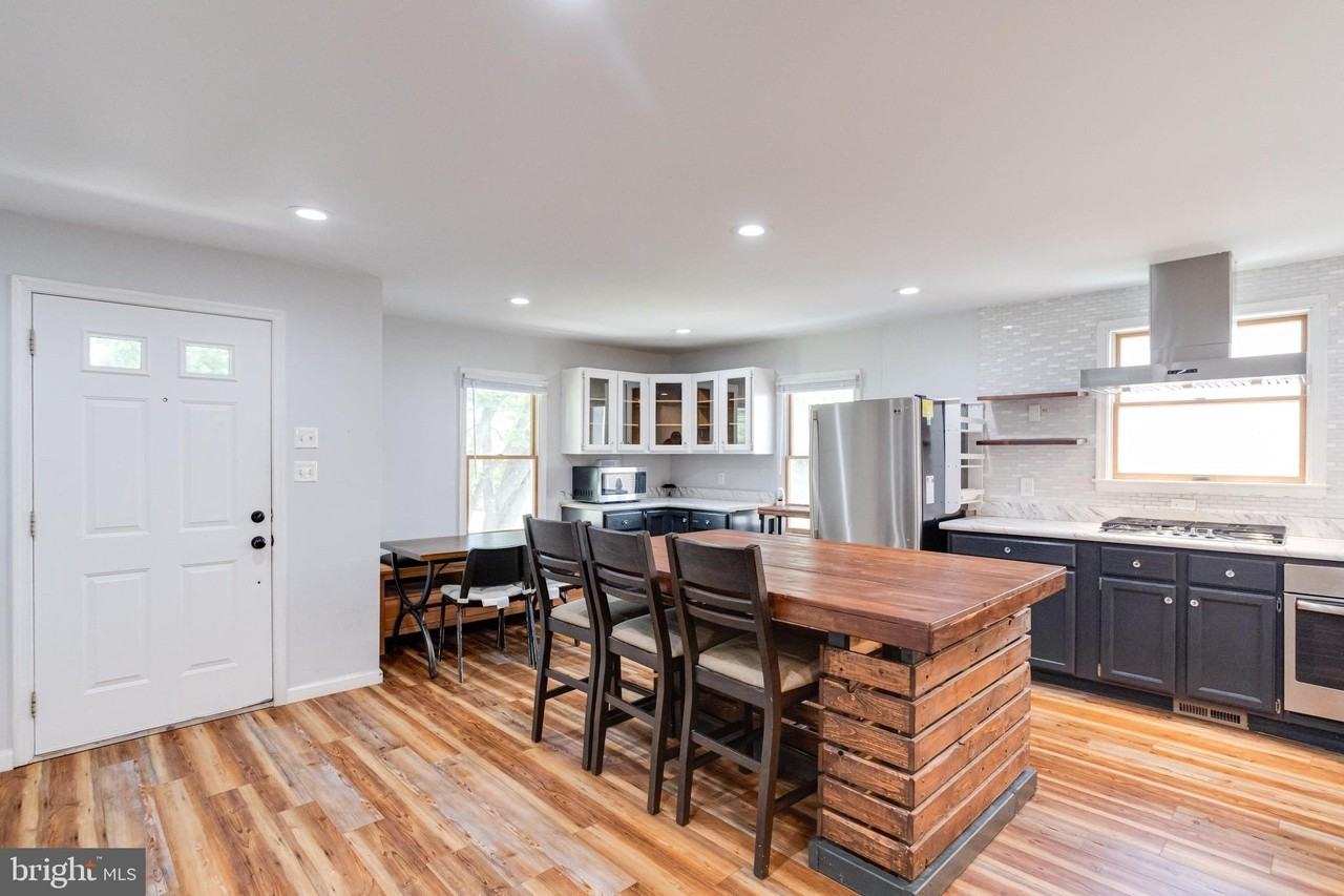 905 Regester Ave - Photo 3 of 43