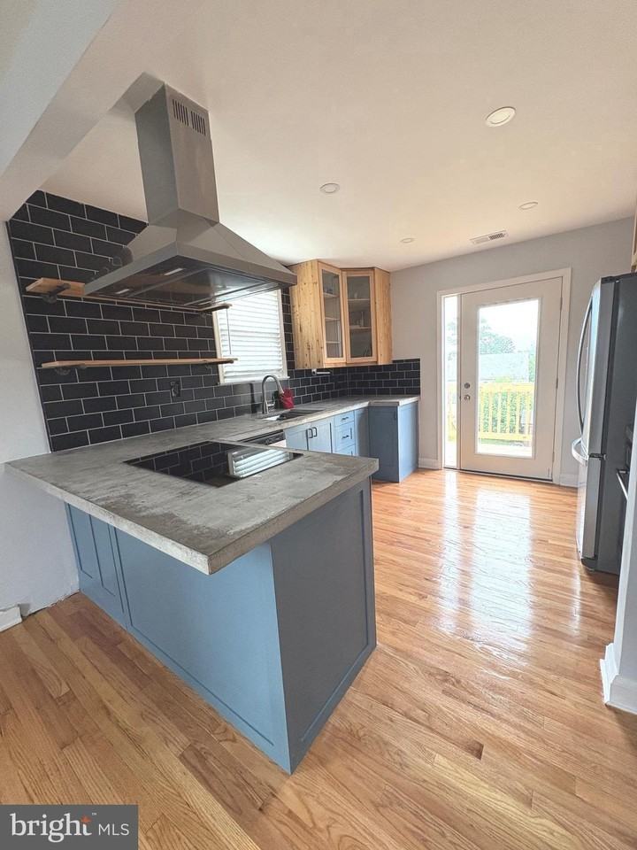 1708 Hall Ave #2 - Photo 2 of 17