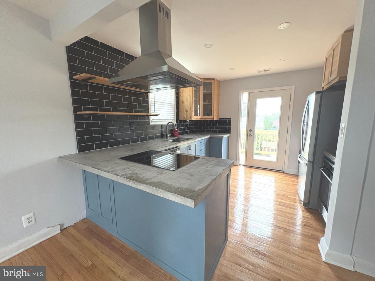 1708 Hall Ave #2 - Photo 7 of 17