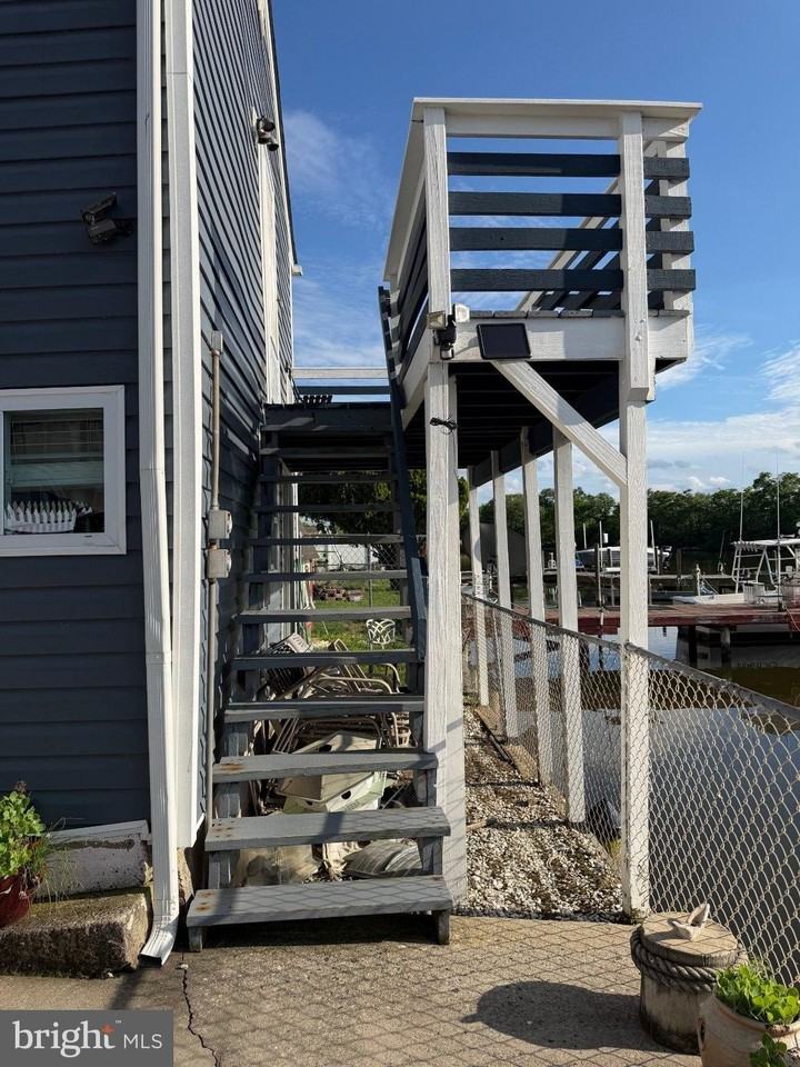525 Bayside Dr #2ndFLREAR - Photo 2 of 11