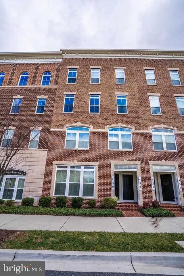 434 Parkview Ave #434 - Photo 2 of 26