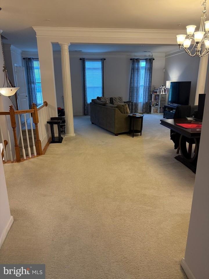 434 Parkview Ave #434 - Photo 3 of 26