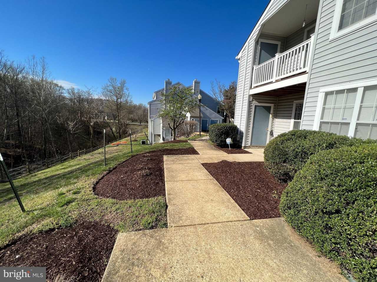 8720 Grasmere Ct #8720 - Photo 5 of 23