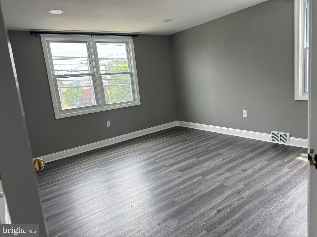 876 White Horse Ave #2ndFL - Photo 6 of 10