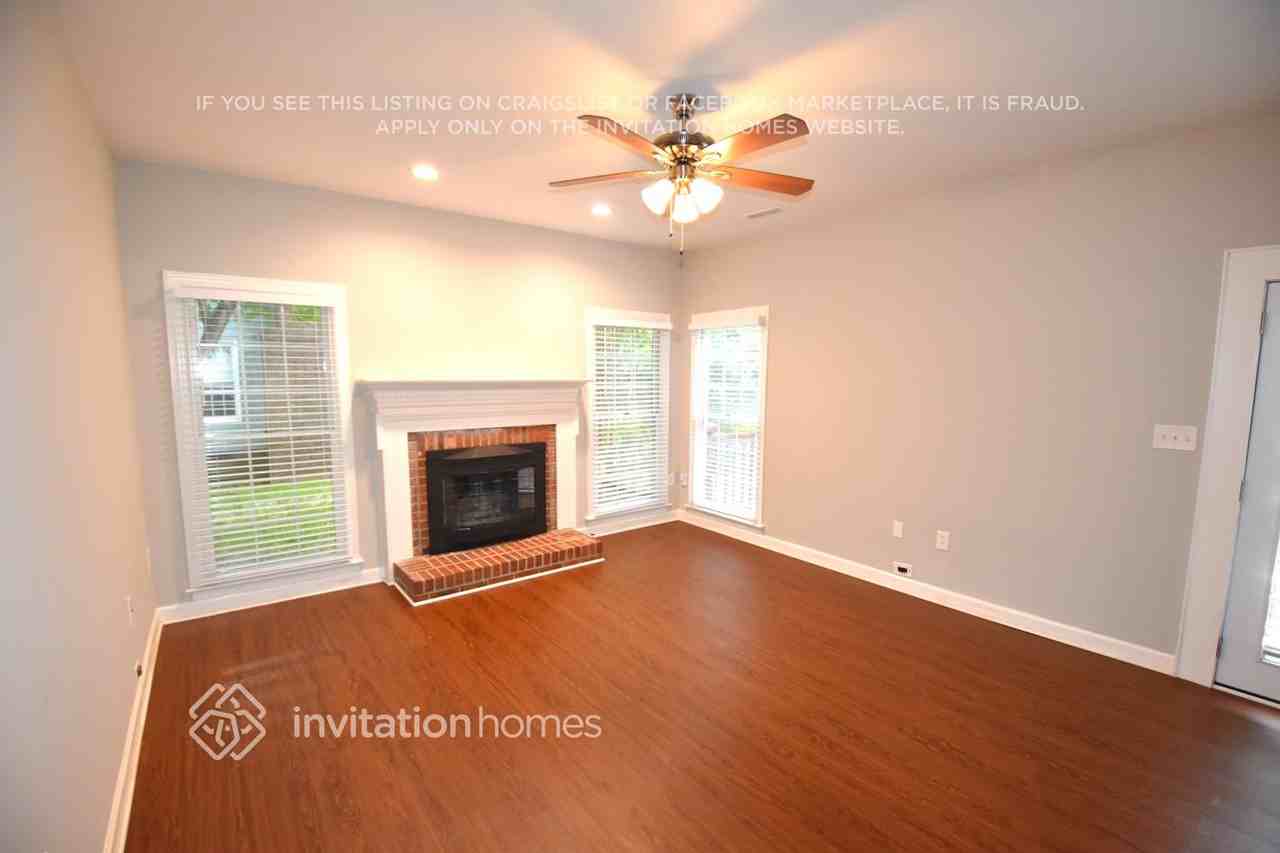 6437 Dawnmist Ln - Photo 2 of 7